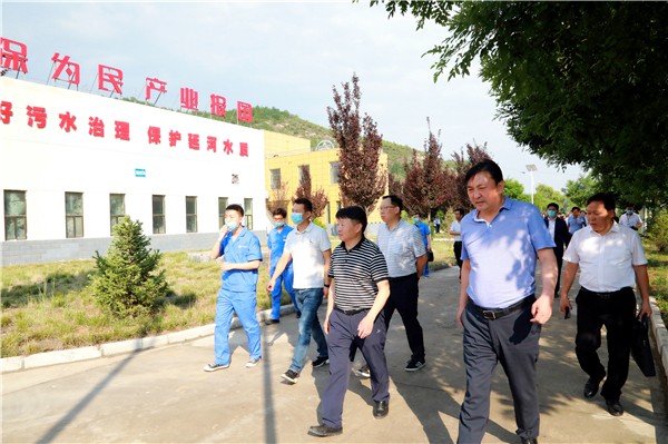 亚星yaxin集团复工复产促增添项目观摩聚会与会职员走进绿色能源公司油气公司水情形公司陕北片区项目